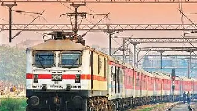 दिवाली त्योहार: साप्ताहिक विशेष ट्रेनों की संख्या बढ़ाई गई दिवाली त्योहार: साप्ताहिक विशेष ट्रेनों की संख्या बढ़ाई गई