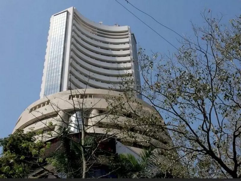 निफ्टी-सेंसेक्स में हल्की बढ़त, तेज उछाल की संभावना बरकरार: विशेषज्ञ निफ्टी-सेंसेक्स में हल्की बढ़त, तेज उछाल की संभावना बरकरार: विशेषज्ञ