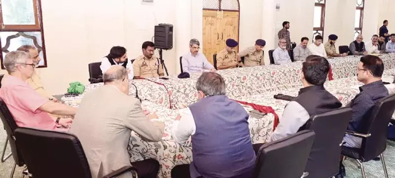 मुख्यमंत्री उमर अब्दुल्ला ने ईद-ए-मिलाद-उन-नबी (SAW) की तैयारियों की समीक्षा की मुख्यमंत्री उमर अब्दुल्ला ने ईद-ए-मिलाद-उन-नबी (SAW) की तैयारियों की समीक्षा की