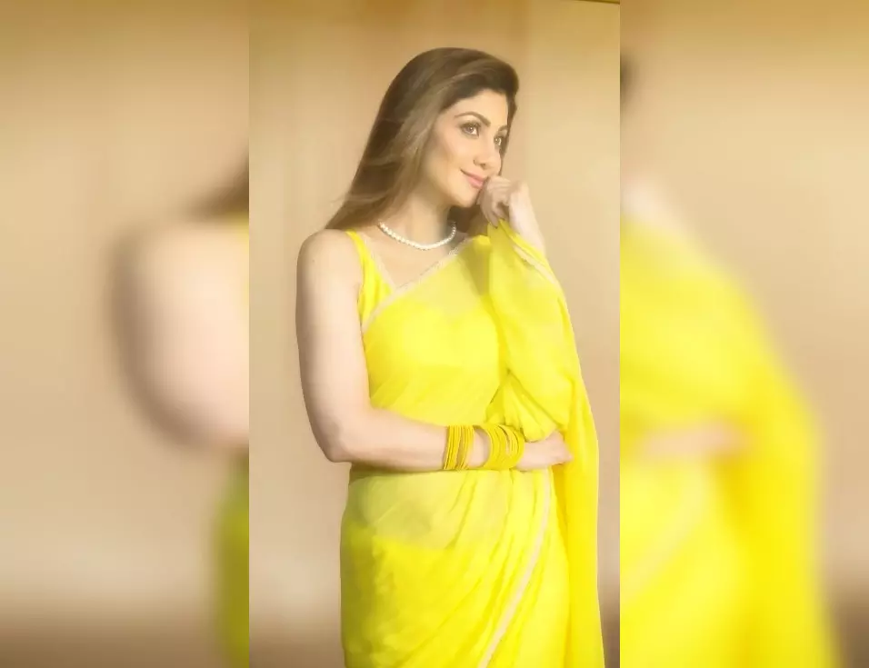 शिल्पा शेट्टी ने श्रीदेवी को किया याद, रीक्रिएट किया ‘चांदनी’ वाला लुक शिल्पा शेट्टी ने श्रीदेवी को किया याद, रीक्रिएट किया ‘चांदनी’ वाला लुक