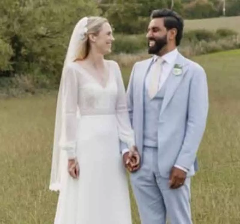 British Sikh MP जीवन संधेर ने ब्रिटेन में साथी लेबर नेता लुईस जोन्स से शादी की British Sikh MP जीवन संधेर ने ब्रिटेन में साथी लेबर नेता लुईस जोन्स से शादी की