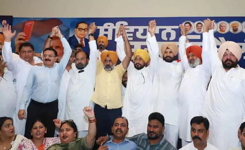 कांग्रेस ने बाढ़ के लिए केंद्र और Punjab सरकार को जिम्मेदार ठहराया कांग्रेस ने बाढ़ के लिए केंद्र और Punjab सरकार को जिम्मेदार ठहराया