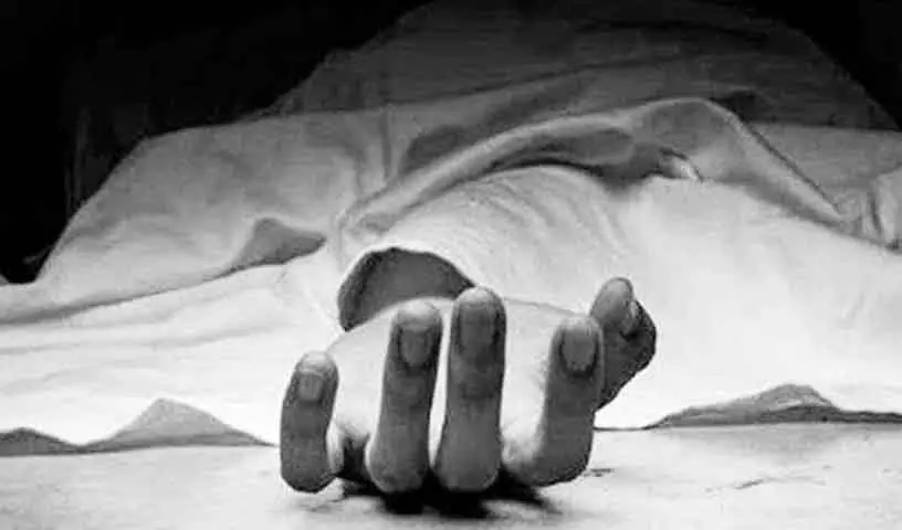 Begumpet के जिमखाना मैदान में अज्ञात व्यक्ति का शव मिला Begumpet के जिमखाना मैदान में अज्ञात व्यक्ति का शव मिला