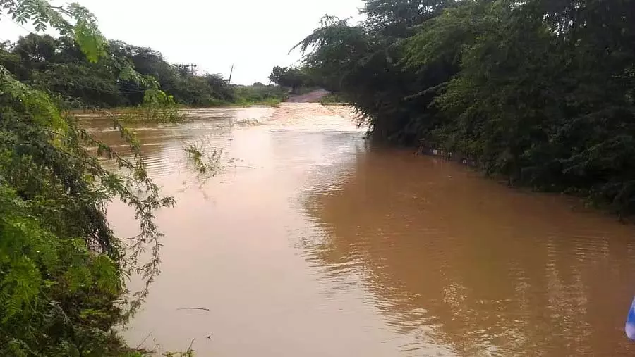 आंधी-तूफान: शहर में रिकॉर्ड बारिश आंधी-तूफान: शहर में रिकॉर्ड बारिश