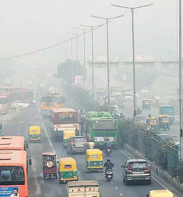 Delhi : वायु प्रदूषण से औसत जीवन प्रत्याशा 3.5 वर्ष कम हो जाती है Delhi : वायु प्रदूषण से औसत जीवन प्रत्याशा 3.5 वर्ष कम हो जाती है