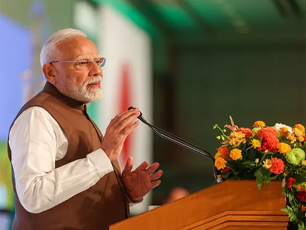 Modi: भारत-जापान बैटरी और सेमीकंडक्टर में भी कर सकते हैं जादू Modi: भारत-जापान बैटरी और सेमीकंडक्टर में भी कर सकते हैं जादू