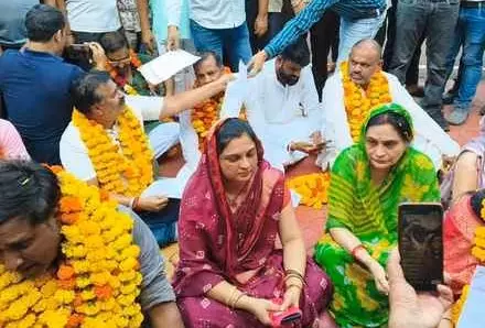 Shivpuri: पार्षदों ने दिया सामूहिक इस्तीफा, शहर में हड़कंप Shivpuri: पार्षदों ने दिया सामूहिक इस्तीफा, शहर में हड़कंप