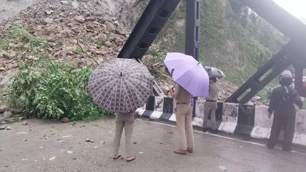Haldwani: भीमताल मार्ग बंद होने से ट्रैफिक प्रभावित Haldwani: भीमताल मार्ग बंद होने से ट्रैफिक प्रभावित