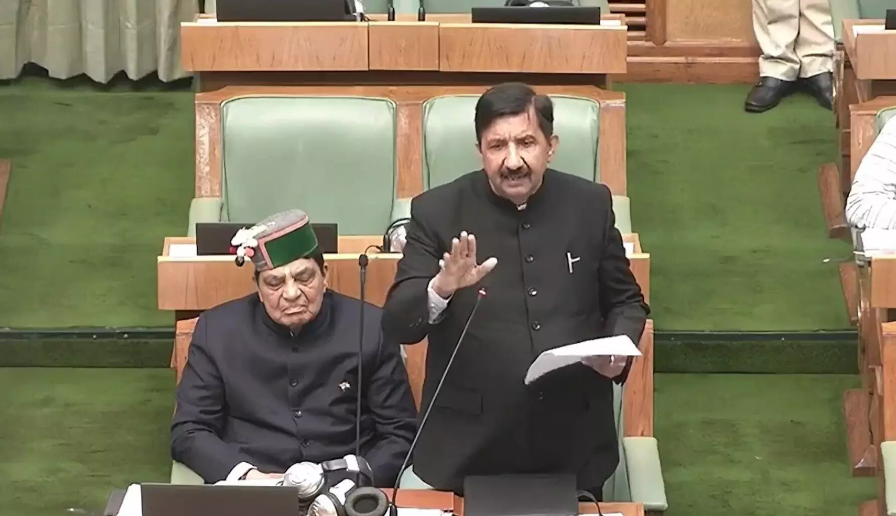 Shimla: सरकार ने 527 स्कूलों को बंद करने का फैसला किया Shimla: सरकार ने 527 स्कूलों को बंद करने का फैसला किया