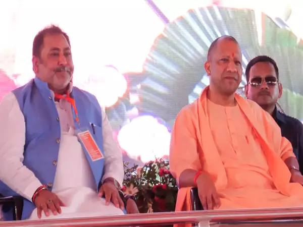 UP: योगी ने निर्वाचन आयोग के नए भवन का किया शिलान्यास UP: योगी ने निर्वाचन आयोग के नए भवन का किया शिलान्यास