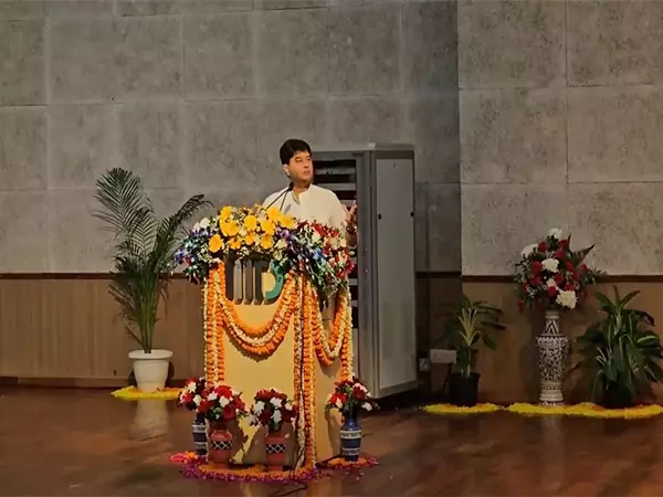 ज्योतिरादित्य सिंधिया ने IIIT-दिल्ली टेक फेस्ट में युवाओं को किया प्रेरित ज्योतिरादित्य सिंधिया ने IIIT-दिल्ली टेक फेस्ट में युवाओं को किया प्रेरित