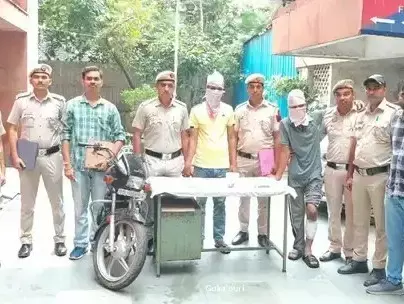New Delhi: हत्या की कोशिश में दो आरोपी पकड़े गए New Delhi: हत्या की कोशिश में दो आरोपी पकड़े गए