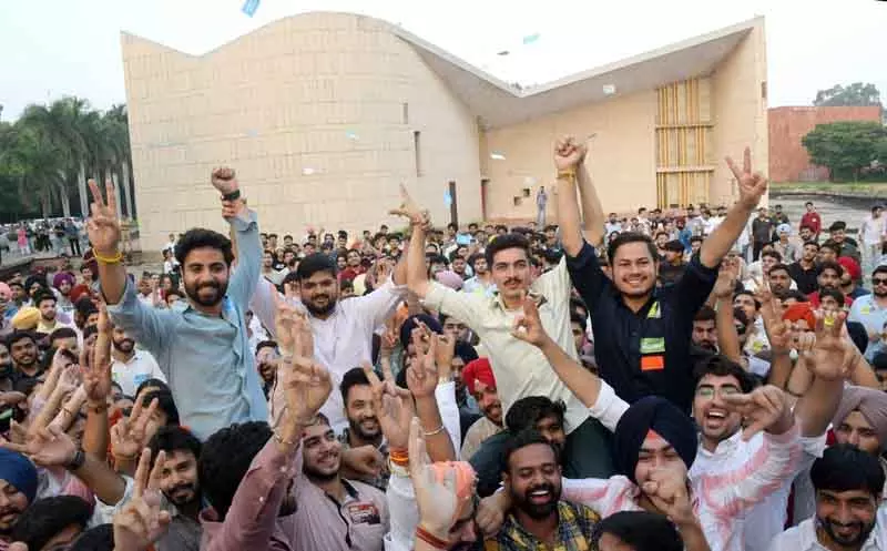 PU छात्र परिषद के शीर्ष पद के लिए आठ उम्मीदवार मैदान में PU छात्र परिषद के शीर्ष पद के लिए आठ उम्मीदवार मैदान में