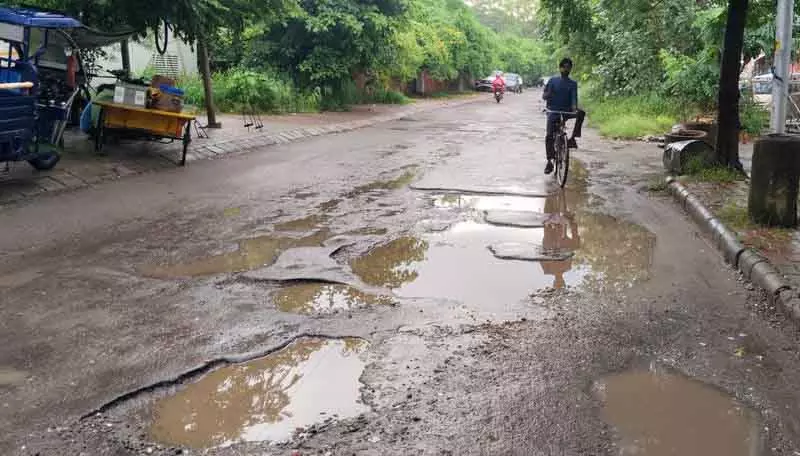 125 करोड़ रुपये की राशि, पहले सड़कों की मरम्मत कराएगी नगर निगम: Chandigarh Mayor 125 करोड़ रुपये की राशि, पहले सड़कों की मरम्मत कराएगी नगर निगम: Chandigarh Mayor