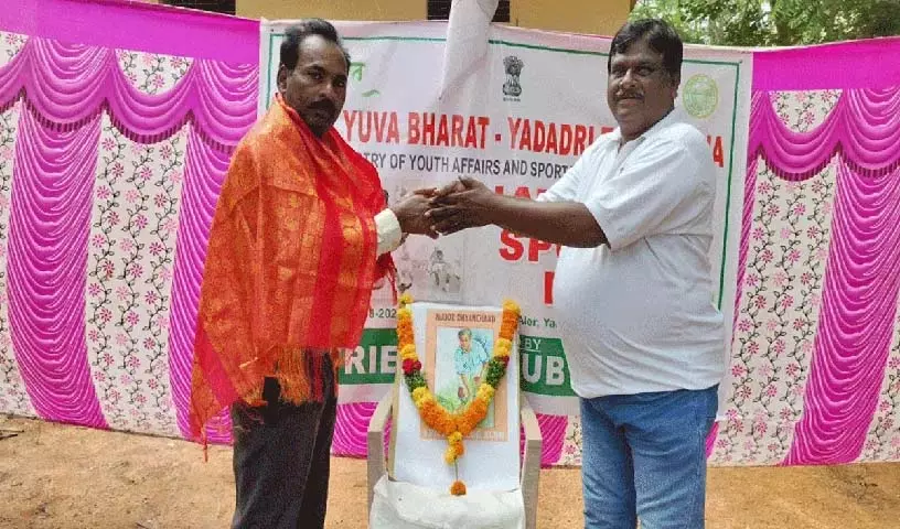 खेल अधिकारी धनंजय को श्रद्धांजलि खेल अधिकारी धनंजय को श्रद्धांजलि