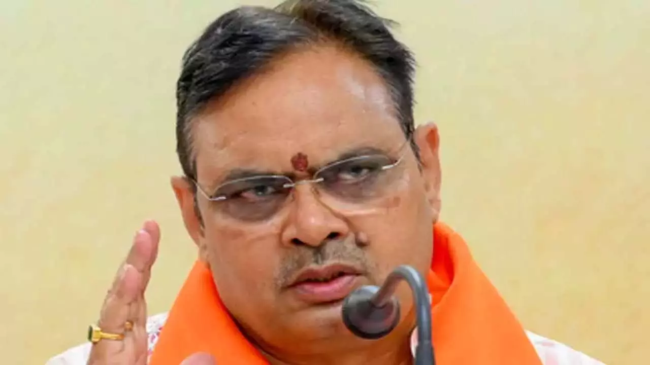 सीएम ने कांग्रेस पर लगाया भर्ती घोटाले और युवाओं के साथ धोखा देने का आरोप सीएम ने कांग्रेस पर लगाया भर्ती घोटाले और युवाओं के साथ धोखा देने का आरोप
