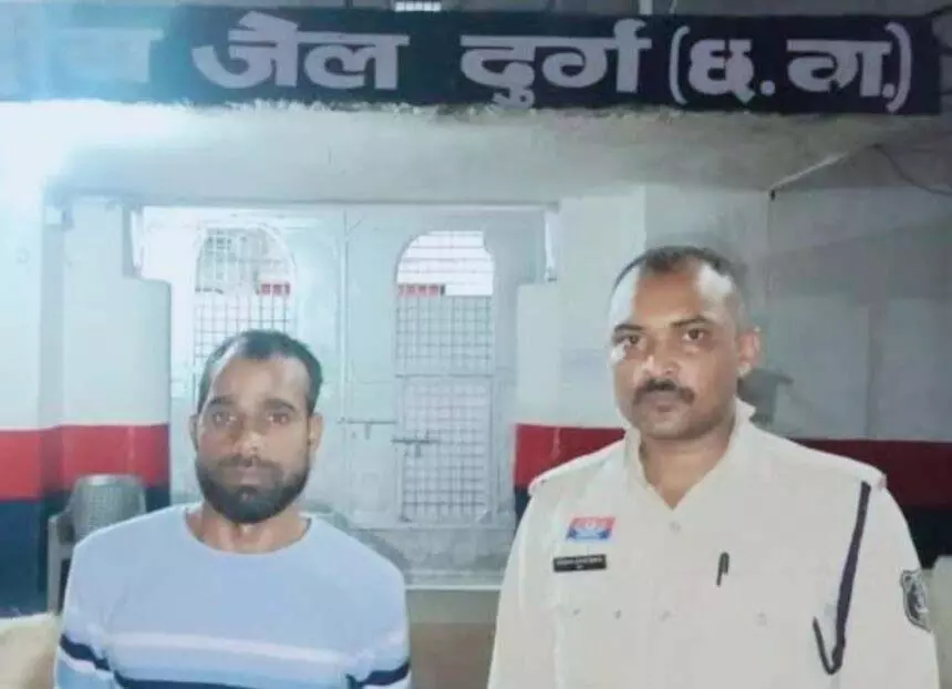 शातिर बदमाश टेटे पर NSA की कार्रवाई, तीन महीने के लिए भेजा जेल शातिर बदमाश टेटे पर NSA की कार्रवाई, तीन महीने के लिए भेजा जेल