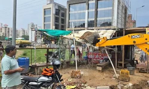 Gurugram नगर निगम ने शहर भर में अतिक्रमण पर कार्रवाई की Gurugram नगर निगम ने शहर भर में अतिक्रमण पर कार्रवाई की