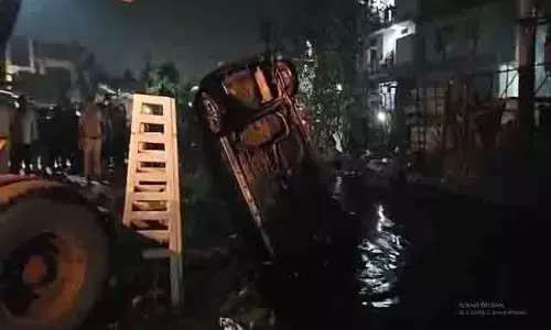 Faridabad: तेज रफ्तार कार ड्रेन में गिरी,  3 की मौत