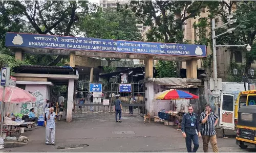 Mumbai : कांदिवली में शताब्दी अस्पताल में स्वच्छता, सुरक्षा और बुनियादी ढांचे की कमी Mumbai : कांदिवली में शताब्दी अस्पताल में स्वच्छता, सुरक्षा और बुनियादी ढांचे की कमी