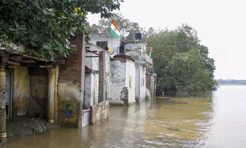 दिल्ली एनसीआर में झमाझम बारिश, यमुना का जलस्तर फिर बढ़ा