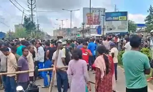 ट्रक ने स्कूली छात्रा और उसकी मां को रौंदा, दोनों की मौत