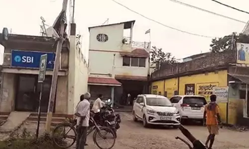 मक्का व्यवसायी के आवास और गोदामों में आयकर विभाग का छापा, दस्तावेजों की जांच जारी