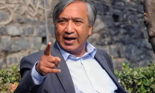 विधायक तारिगामी ने कुलगाम में बागवानी की उपलब्धियों और योजनाओं की समीक्षा की