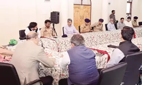 मुख्यमंत्री उमर अब्दुल्ला ने ईद-ए-मिलाद-उन-नबी (SAW) की तैयारियों की समीक्षा की मुख्यमंत्री उमर अब्दुल्ला ने ईद-ए-मिलाद-उन-नबी (SAW) की तैयारियों की समीक्षा की