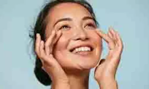 Skin Care : स्किन दिखेगी यंग और फ्रेश, अपनाएं ये आसान तरीके Skin Care : स्किन दिखेगी यंग और फ्रेश, अपनाएं ये आसान तरीके