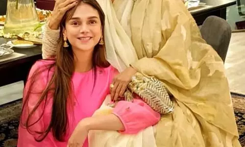 रेखा के साथ अदिती राव हैदरी ने शेयर की फोटो, बताया किसे कर रहीं मिस रेखा के साथ अदिती राव हैदरी ने शेयर की फोटो, बताया किसे कर रहीं मिस