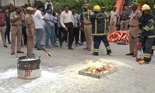 चेन्नई: अग्निशमन विभाग का कोंडिथोप में मॉक ड्रिल, लोगों को आग से बचने के सिखाए गुर