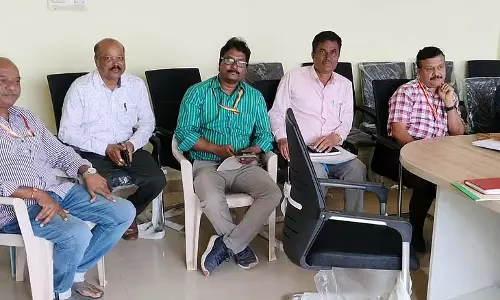 Karnataka : बैठक में खराब सड़कों के सुधार पर चर्चा हुई Karnataka : बैठक में खराब सड़कों के सुधार पर चर्चा हुई