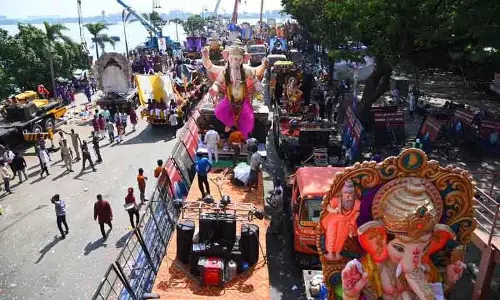 She Teams ने गणेश उत्सव के दौरान महिलाओं और बच्चों के लिए सुरक्षा उपाय शुरू किए She Teams ने गणेश उत्सव के दौरान महिलाओं और बच्चों के लिए सुरक्षा उपाय शुरू किए