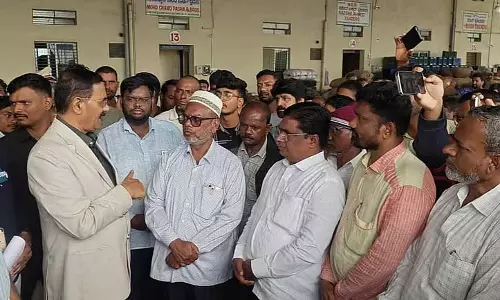 Raichur : कुली श्रमिकों को सुविधाएं उपलब्ध कराने के निर्देश Raichur : कुली श्रमिकों को सुविधाएं उपलब्ध कराने के निर्देश