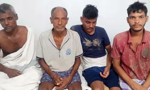 Bhadrak: नाव डूबने के 7 दिन बाद 4 मछुआरे घर लौटे
