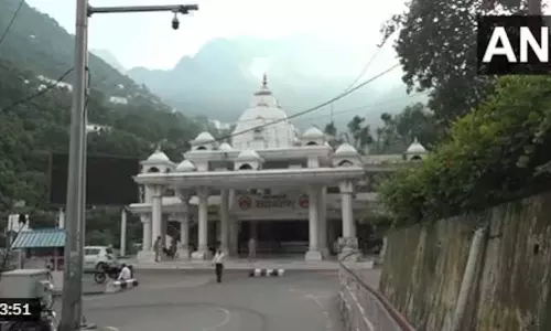 Katra में भारी बारिश के बाद वैष्णो देवी यात्रा चौथे दिन भी स्थगित रही Katra में भारी बारिश के बाद वैष्णो देवी यात्रा चौथे दिन भी स्थगित रही