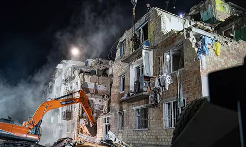 Kyiv में एक आवासीय इमारत पर रूसी हमले में चार बच्चों समेत 22 लोगों की मौत: यूक्रेनी राष्ट्रपति