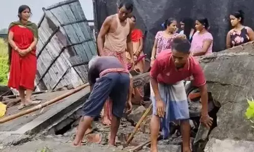 Jalpaiguri: बारिश के कारण निर्माण ध्वस्त, फैक्ट्री प्रभावित