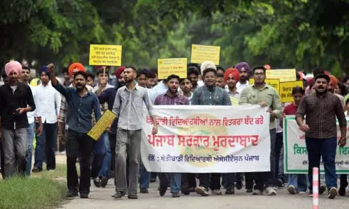 PAU के छात्रों ने किया विरोध प्रदर्शन, पदों को भरने की मांग