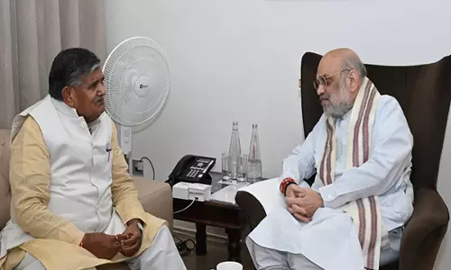 राज्यपाल ने Guwahati में गृह मंत्री शाह से मुलाकात की, 125 करोड़ रुपये के अनुदान के लिए दिया धन्यवाद राज्यपाल ने Guwahati में गृह मंत्री शाह से मुलाकात की, 125 करोड़ रुपये के अनुदान के लिए दिया धन्यवाद