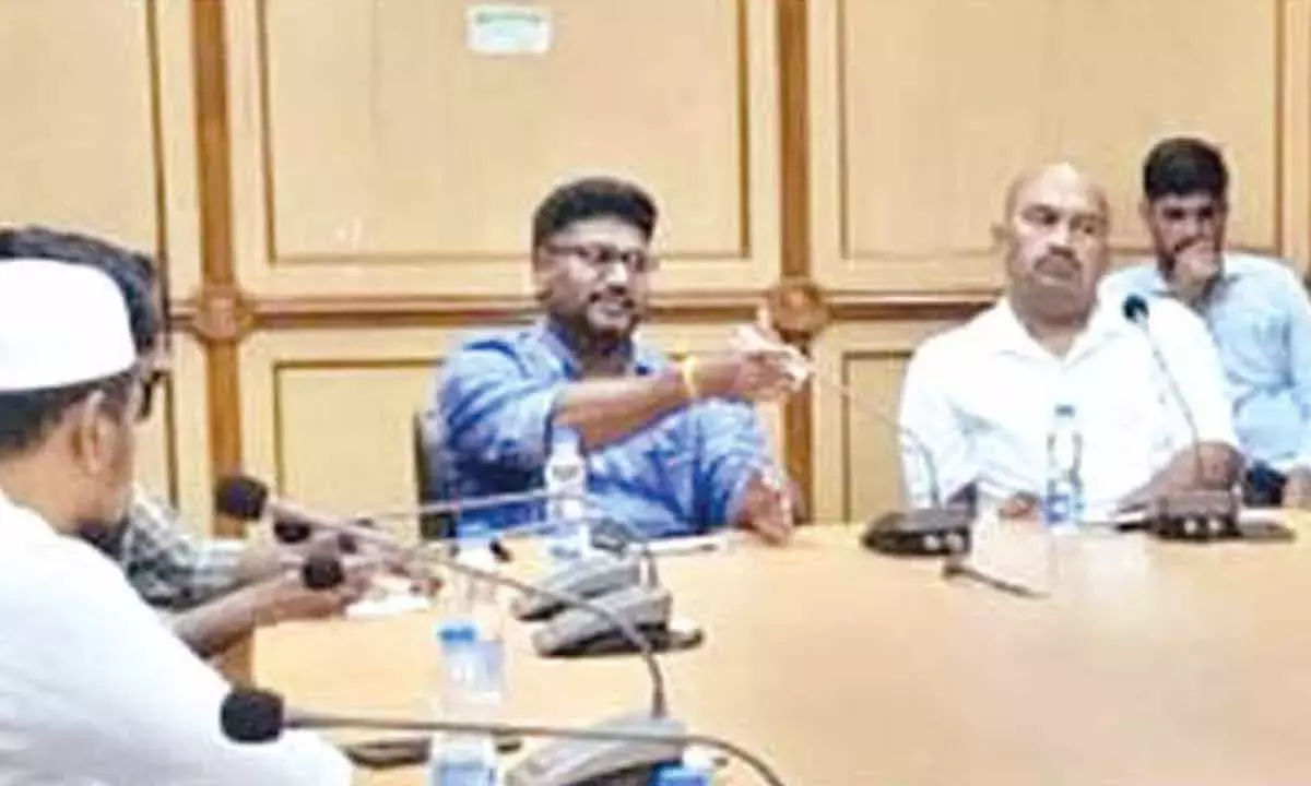 Andhra: रेलवे डिवीजन ने ‘व्यावसायिक विकास बैठक’ आयोजित की