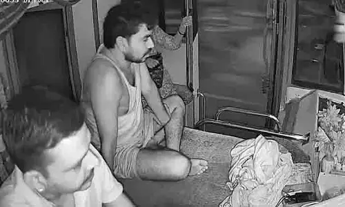 Pali: चलती बस में ड्राइवर को दिल का दौरा, मौके पर मौत