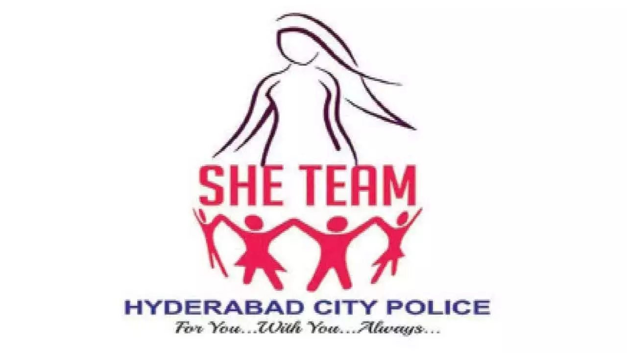 Telangana: शी टीम्स ने छेड़छाड़ करने वालों को कड़ी चेतावनी दी Telangana: शी टीम्स ने छेड़छाड़ करने वालों को कड़ी चेतावनी दी