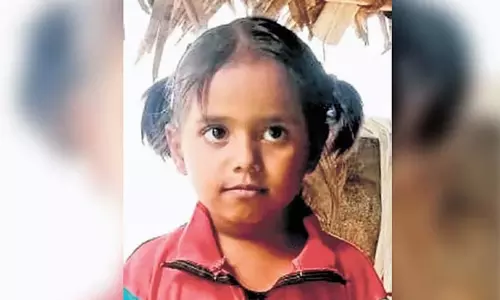 Vellore में बिजली का खंभा गिरने से पाँच साल की बच्ची की मौत Vellore में बिजली का खंभा गिरने से पाँच साल की बच्ची की मौत