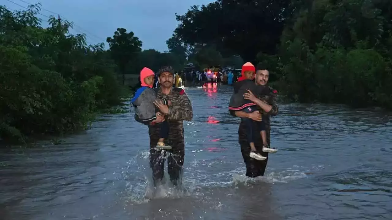 Telangana: त्वरित बचाव अभियान जारी