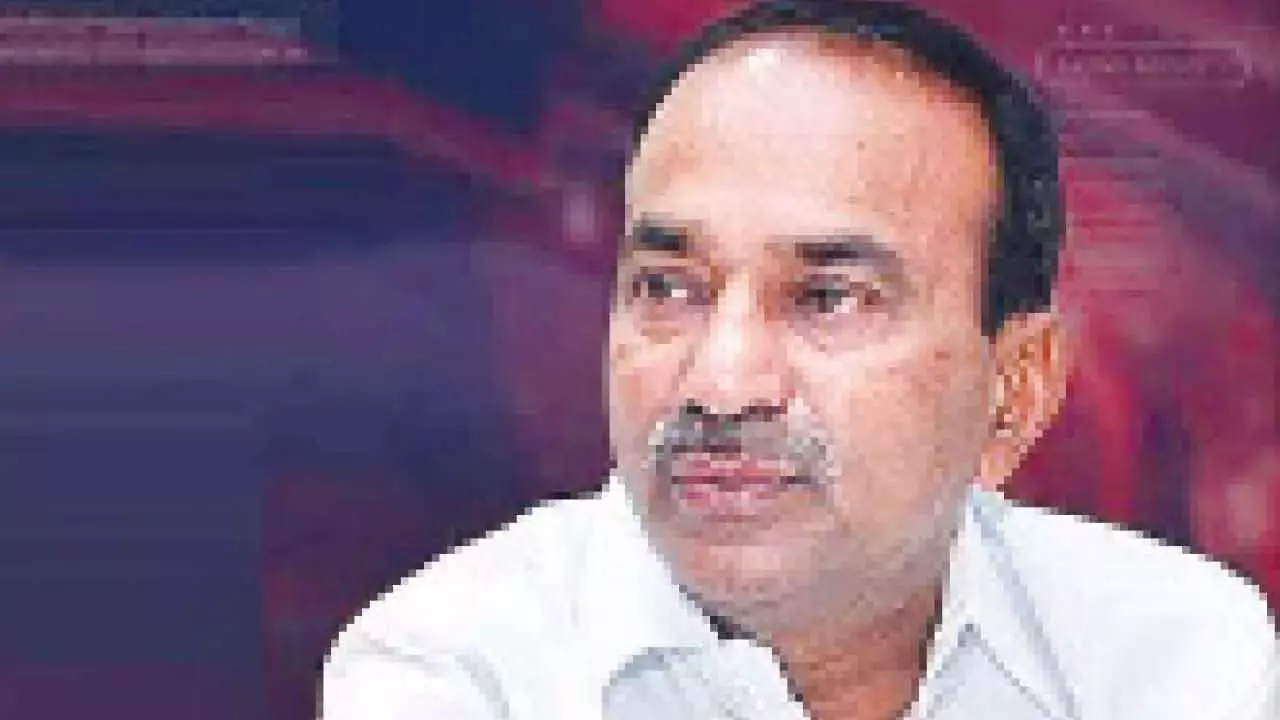 Telangana: एटाला ने पार्टी कार्यकर्ताओं से बाढ़ राहत कार्य में जुटने का आग्रह किया Telangana: एटाला ने पार्टी कार्यकर्ताओं से बाढ़ राहत कार्य में जुटने का आग्रह किया