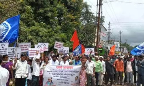 किसानों की आदिवासी ज़मीन पर अवैध कब्ज़ा; खेड़ तालुका के कडूस का मामला किसानों की आदिवासी ज़मीन पर अवैध कब्ज़ा; खेड़ तालुका के कडूस का मामला