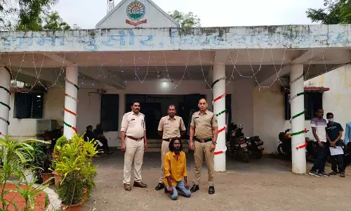 पुसौर पुलिस ने 24 घंटे में बरामद किया गुमशुदा नाबालिग, आरोपी गिरफ्तार पुसौर पुलिस ने 24 घंटे में बरामद किया गुमशुदा नाबालिग, आरोपी गिरफ्तार