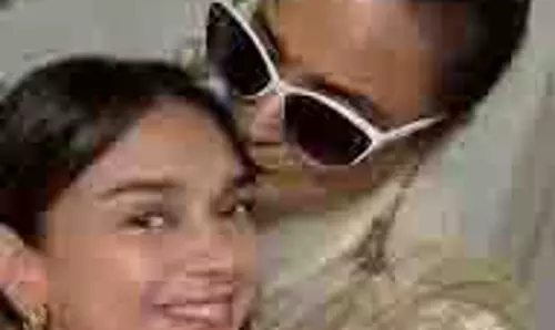 Aditi Rao Hydari और भंसाली के साथ रेखा का खूबसूरत लम्हा Aditi Rao Hydari और भंसाली के साथ रेखा का खूबसूरत लम्हा